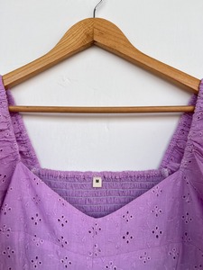 Vestido Mini de Algodón Lila Morado para Mujer, Bordado Schiffli, Manga con Lazo, Cuello en V, Estilo Babydoll Boho, Vestido de Verano - Product Image 3