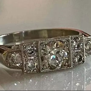 Anillo de compromiso de boda vintage Hermoso conjunto de moissanita redonda blanca en hermoso regalo de plata esterlina para ella - Product Image 2