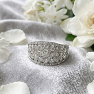 เครื่องประดับสั่งทำพิเศษ ดีไซน์โรแมนติก คุณภาพสูง แหวนทองคำขาวแท้ 18k ประดับเพชรแท้ทรงกลม วงหนา สำหรับผู้หญิง - Product Image 1