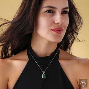 Collar con colgante fino antideslustre de Sueño Esmeralda PRAO - Product Image 2