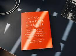 El Tao de Charlie Munger de David Clark, libro de bolsillo, éxito de ventas para adultos - Product Image 2