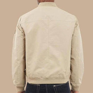 เสื้อแจ็คเก็ตบอมเบอร์สีเบจสำหรับผู้ชาย สีพื้น ปิดด้วยซิป คอตั้ง ผ้าแคนวาส ระบายอากาศได้ดี เหมาะสำหรับฤดูหนาว ทรงปกติ - Product Image 6