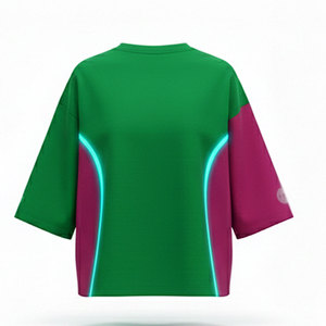 T-shirt ample pour homme, conçu avec une coupe ample dans le corps et les manches pour un style urbain contemporain audacieux. - Product Image 6