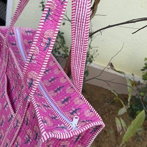 Eco-Friendly Cotton Printed Quilted Tote <b>Bag</b> Women's Daily Use Reusable Shopping <b>Bag</b> Custom Wholesale Printed <b>Bag</b> for beach day - Product Image 3