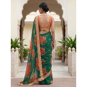 Ensemble de sari en organza imprimé de fleurs vertes pour les occasions spéciales, avec chemisier - Product Image 3