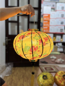 Linterna de Seda Hecha a Mano en Hoi An, Vietnam, Material Artesanal de Bambú para Decoración de Bodas de Lujo e Iluminación - Product Image 4