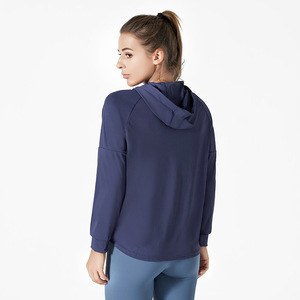 Sudadera con capucha ajustable para mujer, tela suave, cómoda, informal, para uso diario, estilo sencillo y moderno - Product Image 4