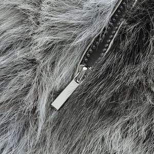 Vêtements d'hiver, manteau épais pour femmes, manteau en fausse fourrure avec fermeture éclair, veste courte à capuche, manteau court en fourrure pour femme - Product Image 2