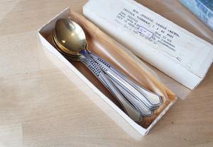 Cuillère en métal multi-usages de qualité supérieure pour servir la soupe, les desserts, la cuisine et la préparation des aliments, disponible dans le monde entier - Product Image 4