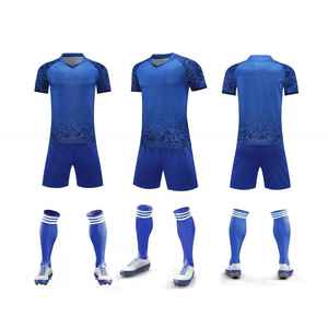 เสื้อผ้ากีฬาโพลีเอสเตอร์ 100% ระบายอากาศได้ดี ขายดี พร้อมชุดยูนิฟอร์มแบบกำหนดเองได้ ชื่อทีม แขนสั้น ชุดฟุตบอล - Product Image 2