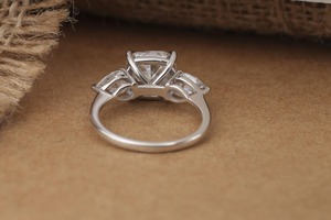 Anillo de Compromiso Clásico de Plata de Ley con Moissanita VVS, Corte Redondo, Certificado IGI, Completamente de Moissanita, para Mujer - Product Image 4