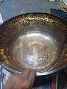 Cuenco tibetano hecho a mano para limpieza de chakras, equilibrio, curación, terapias de vibración sonora, venta al por mayor a precio económico. - Product Image 4