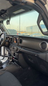 จี๊ป แรงเลอร์ สปอร์ต ปี 2024 รุ่นใหม่ เครื่องยนต์เบนซิน 3.6 ลิตร V6 สีขาว ภายในเบาะหนังสีขาว ล้อแม็ก R21 เทอร์โบ พวงมาลัยซ้าย เกียร์อัตโนมัติ - Product Image 6