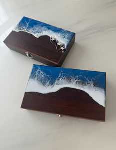 Caja de Joyería de Madera y Resina Marina Hecha a Mano, Ecológica, Decoración Costera con Ondas de Playa - Product Image 5