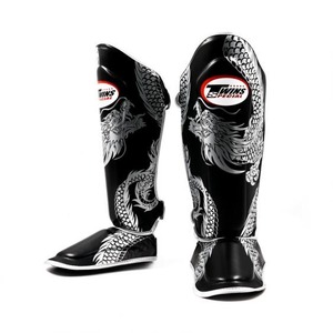 Protège-tibias personnalisés Black Dragon Twins légers et écologiques en cuir de vachette véritable avec fermeture auto-agrippante et rembourrage en mousse - Product Image 2