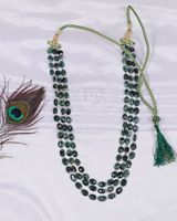 Collier de perles facettées en émeraudes et perles naturelles