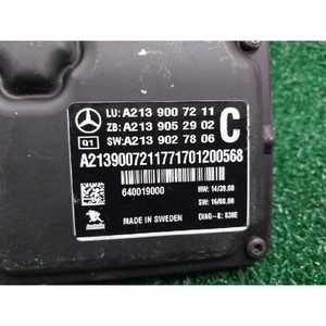 ECUs y Módulos de Computación Usados de Clase E A2139007211 - Product Image 6