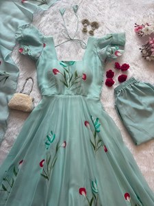 Traje Anarkali Floral de Georgette para Mujer, Estilo Tradicional Indio y Pakistaní, para Bodas o Playa, Largo hasta el Suelo, Completamente Cosido, Kurta, Pantalón y Dupatta - Product Image 1
