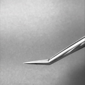 Juego de Pinzas para Extensión de Pestañas RMI 2 Different Point Silver Shin, Acero Inoxidable, Agarre Liso, Duraderas, Punta Lisa de 10 mm de Longitud - Product Image 3