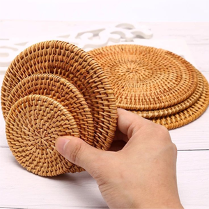 จานหวายทำมือ ลายดอกไม้สานธรรมชาติ ทรงกลม ทนความร้อน ยี่ห้อ TUYET DUNG ผลิตที่ดานัง - Product Image 5