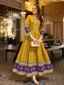 Ensemble Kurta en coton imprimé moutarde pour femmes avec manches brodées, style traditionnel indien pakistanais, coupe ample, vêtements décontractés - Product Image 5