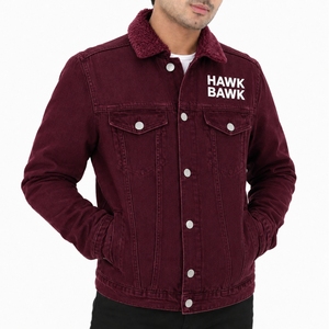 Chaqueta de mezclilla estilo urbano color borgoña para hombre, para una moda urbana moderna, estilo clásico color vino para un estilo de vida versátil, chaqueta de mezclilla hecha a medida - Product Image 1