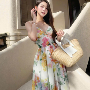 เดรสยาวทรงสวยสง่า เรียบหรู สำหรับผู้หญิง ผ้าซิลค์ ซักได้ ใส่สบาย เหมาะสำหรับโอกาสต่างๆ ทั้งแบบลำลองและเป็นทางการ  ทรงเข้ารูปช่วงเอว - Product Image 3