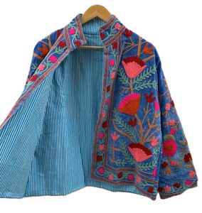 Embroidered Breathable Autumn/Winter Women's <b>Quilted</b> Jackets with Stand Collar and <b>Single</b> Button Closure - Product Image 4