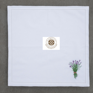 Ramo de cebollino de lino natural atado con cuerda, tonos verdes suaves que aportan un toque rústico y refinado a las mesas - Product Image 2