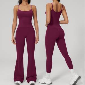 Ensemble de sport pour femme avec logo personnalisé et color blocking : Brassière de sport, débardeur court, pantalon capri large et leggings, pour entraînement, fitness, yoga, pilates - Product Image 1