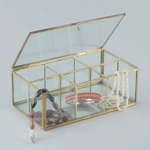 กล่องโชว์เครื่องประดับวินเทจ กล่องแก้วขอบโลหะ ทำด้วยมือ กล่องเก็บเครื่องประดับทรงสี่เหลี่ยมผืนผ้า - Product Image 1