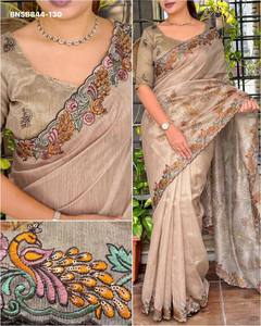 Sari de Seda Negra de Excelente Calidad, Diseño Moderno y Elegante, con Bordado a Hilo y Estampado Digital, Venta al Por Mayor - Product Image 2