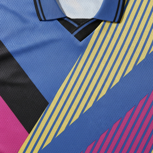 Uniforme de Fútbol Sublimado, Conjunto de Camiseta de Fútbol con Cuello en V, Diseño Personalizado, Impresión por Sublimación, Ropa Deportiva Ligera - Product Image 6