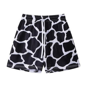 Shorts de basketball en mesh personnalisés en gros, motif imprimé par sublimation, respirants, séchage rapide, style streetwear pour hommes, 100% polyester - Product Image 1