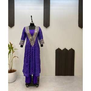 Ensemble haut-bas et Dupatta pour femmes styliste - Product Image 4