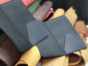 Multi <b>Pocket</b> Genuine Leather Bill <b>Folder</b> Restaurant Check Presenter Custom Logo Waiter Order Receipt Book LBH-0049 - Product Image 5