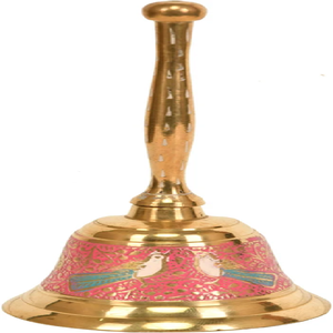 Cloche à main en laiton antique, richement sculptée, avec des bandes côtelées et un fini en dôme, disponible à prix de gros. - Product Image 4
