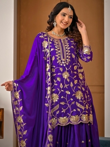Majestuoso lehenga choli de seda chinnon morada con bordado de lentejuelas brillantes, mangas largas, atuendo étnico perfecto para bodas. - Product Image 4