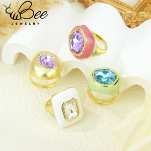 แหวนแฟชั่นทันสมัยประดับคริสตัลสีทอง 14k แหวนหมั้นเพชรซิร์โคเนียสไตล์ยุโรปสำหรับสุภาพสตรี - Product Image 1