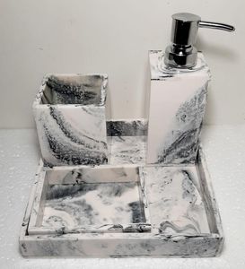Ensemble d'accessoires de salle de bain en résine à motif marbre blanc et noir, distributeur de savon liquide, porte-brosse à dents, porte-savon, pour salle de bain d'hôtel - Product Image 1