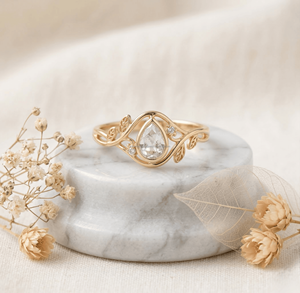 Anillo de Compromiso de Ágata Musgosa con Hoja Tallada Naturalmente, Estilo Enredadera Orgánica, Joyería Ecológica de Lujo Hecha a Mano, Calidad de Exportación OEM - Product Image 1