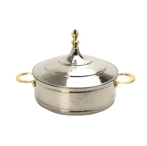 Grossiste Casserole de luxe Forme ronde Cuisine de table Chauffe-plats Marmite arabe en métal de haute qualité avec poignée - Product Image 1