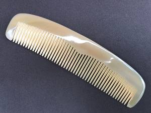 ZONE DE ARTESANÍA Peine Desenredante Moderno y Ecológico de Cuerno de Búfalo Natural Hecho a Mano, con Forma de Peine, Decoración para Bodas del Uttar Pradesh - Product Image 6