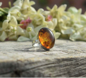 Elegante Anillo de Ámbar Báltico con Corte Ovalado, Joyería Fina para Mujer, Anillo de Promesa de Boda o Regalo de San Valentín - Product Image 1