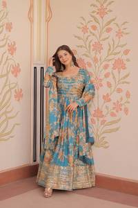 Robe Anarkali de luxe en soie russe à imprimé numérique avec dupatta brodé de sequins – Tenue de créateur pour fêtes et mariages - Product Image 4