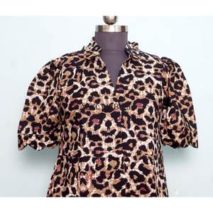 Robe midi pour femme à imprimé léopard 100% coton, très vendue, écologique et lavable, respirante, imprimé animal, col en V, robe longue - Product Image 2