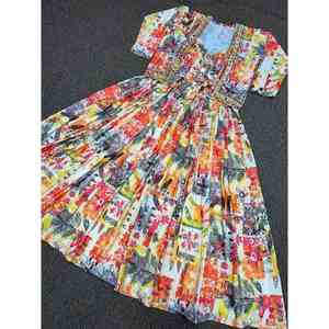 ROBE DE TRAVAIL À BRODERIE IMPRIMÉ NUMÉRIQUE EN CRÊPE FRANÇAISE TENDANCE AVEC KOTI MULTI COULEUR - Product Image 2