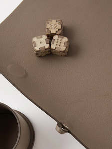 Jeu de backgammon et d'échecs en cuir portable, ensemble de jeu de voyage, backgammon enroulable - Product Image 4