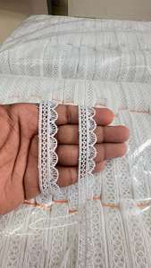 Ruban décoratif étroit en dentelle crochetée florale traditionnelle en coton beige, 27 mm, doux, durable, lavable, luxueux, respectueux de l'environnement, pour sacs - Product Image 2