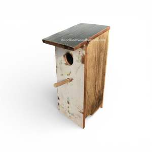 Nichoir pour oiseaux en bois recyclé, fait main, durable, en forme de bateau, couleur bois vieilli, cage à oiseaux originale, pour petits oiseaux d'extérieur - Product Image 1